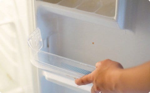  làm sạch tủ lạnh 