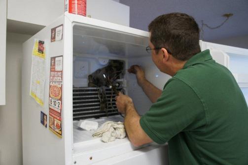  Tủ lạnh rò điện do thợ sửa chữa chưa đảm bảo kỹ thuật 
