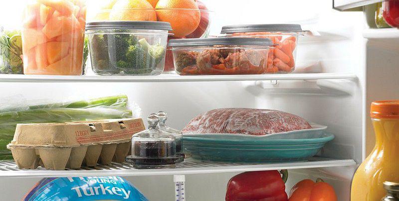 Bạn nên sắp xếp thức ăn một cách hợp lý, tránh để chúng ngăn cản khí lạnh 
