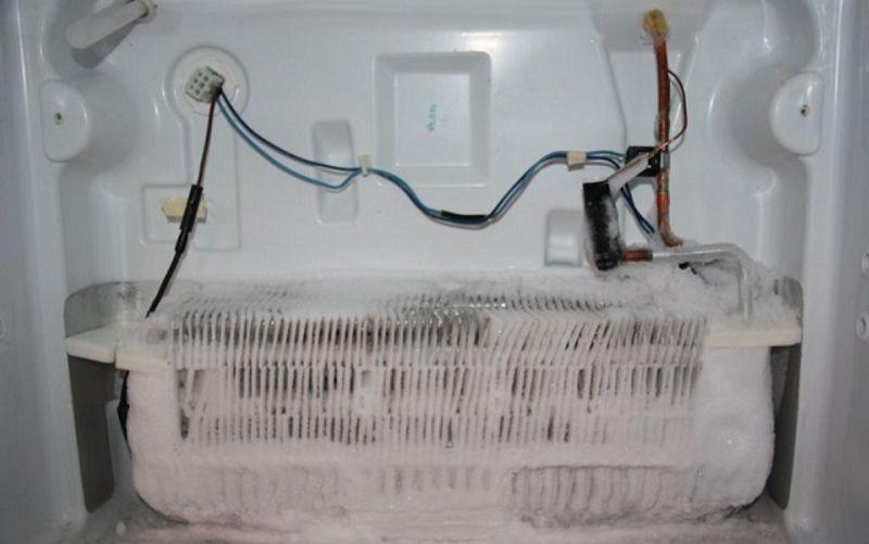  Các linh kiện bên trong tủ lanh bị hỏng chính là nguyên nhân dẫn đến hiện tượng đóng tuyết 